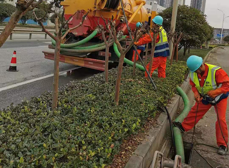 曲麻莱市政管道清淤